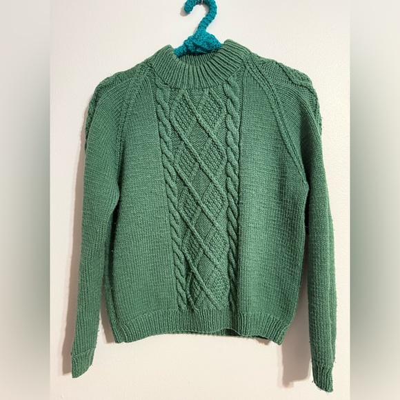Vintage Newfoundland Hand-Knitted Green Aran Cable Sweater - Picture 2 of 7